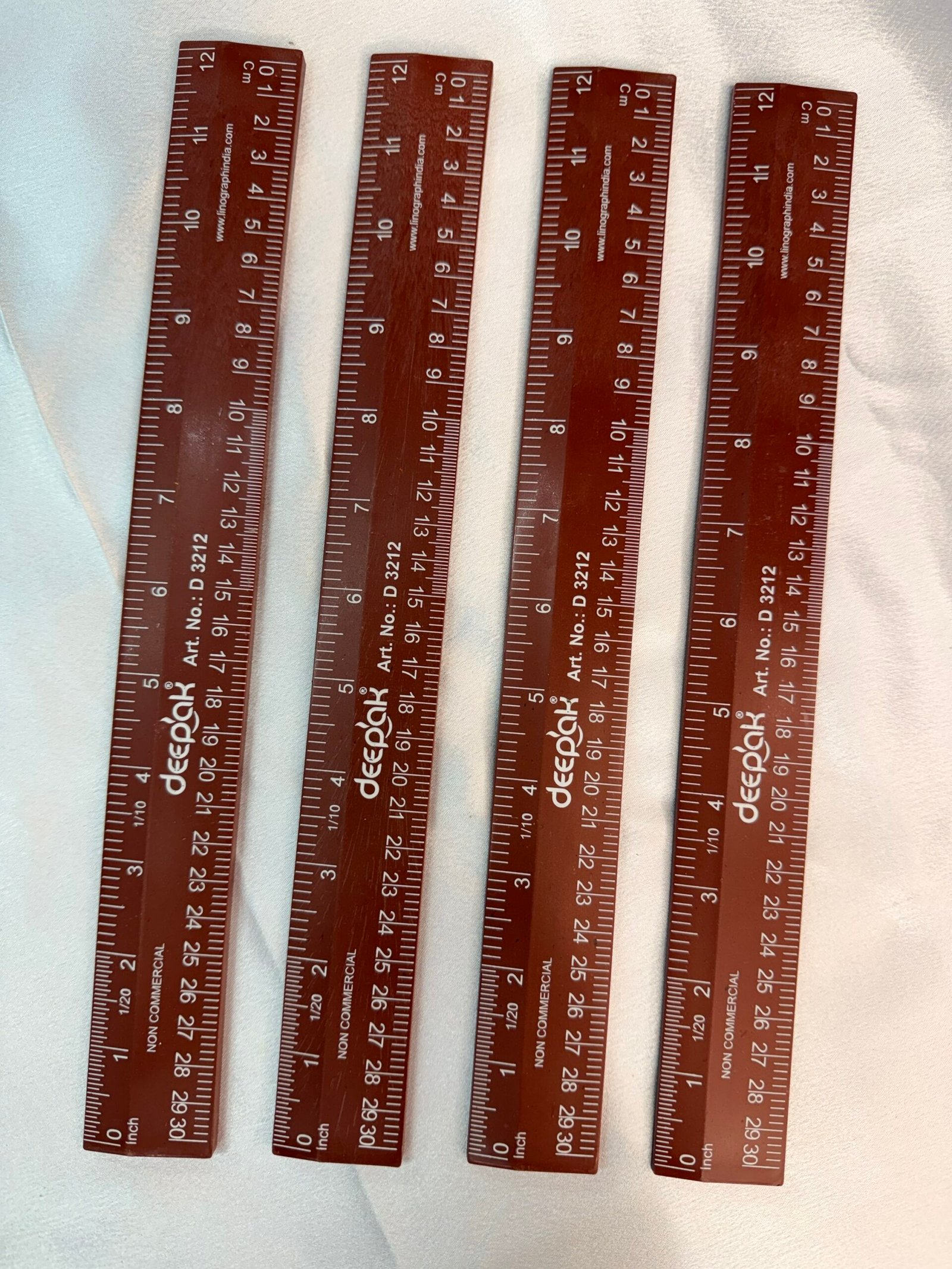 📏 Classic 30 cm / 12 Inch Dual-Scale Ruler thumbnail 2