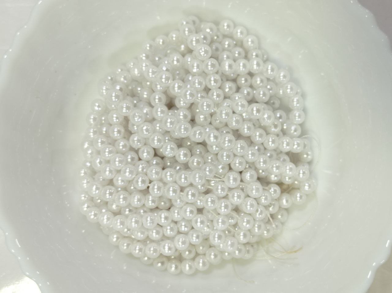Lecraft Royal Premium White Round Pearl Beads (5mm)(75Beads x 12Lines per bunch)(5Bunch) thumbnail 2
